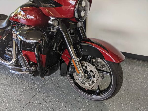 2017 Harley-Davidson CVO Street Glide Special $21,900 - Image 6