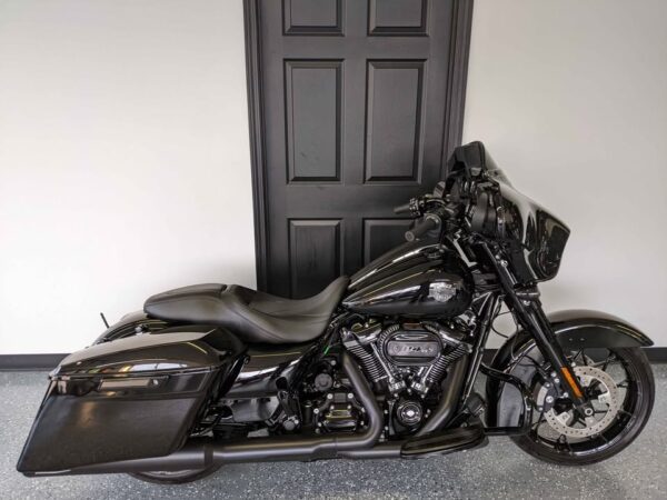 2023 Harley-Davidson Street Glide Special $21,900