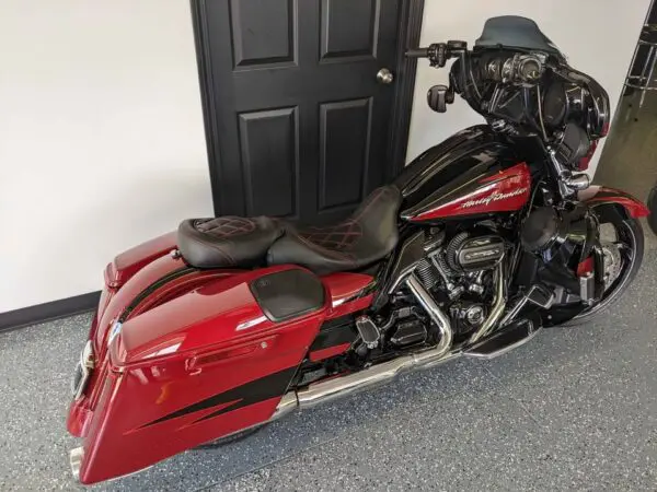 2017 Harley-Davidson CVO Street Glide Special $21,900 - Image 2