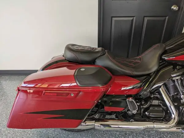 2017 Harley-Davidson CVO Street Glide Special $21,900 - Image 5