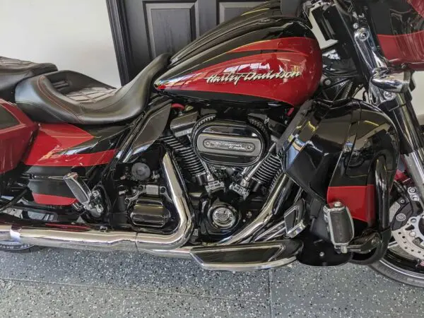 2017 Harley-Davidson CVO Street Glide Special $21,900 - Image 4