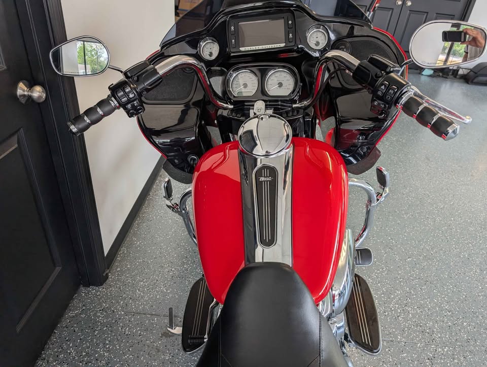 2017 Harley-Davidson Road Glide Special $15,950 - Image 2