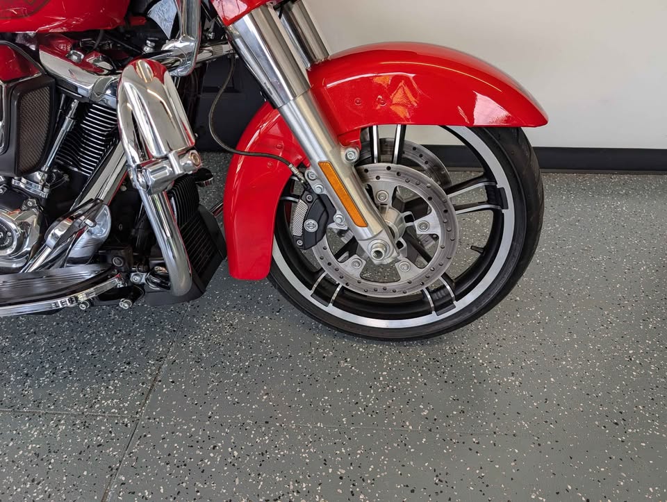 2017 Harley-Davidson Road Glide Special $15,950 - Image 5
