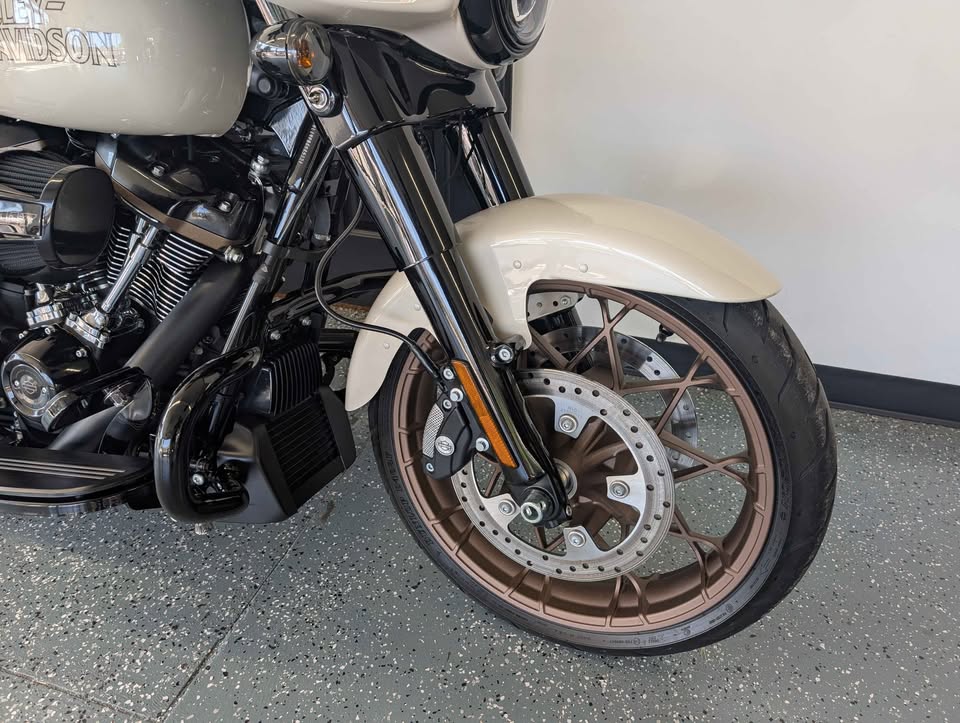 2023 Harley-Davidson Street Glide ST $21,900 - Image 5