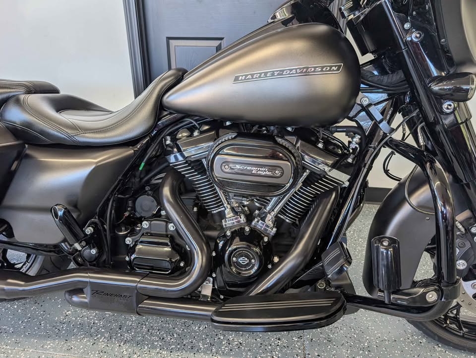 2020 Harley-Davidson Street Glide $17,900 - Image 3