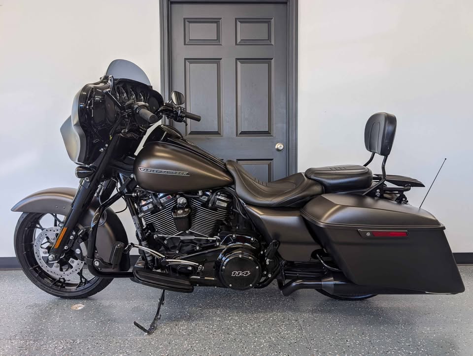 2020 Harley-Davidson Street Glide $17,900 - Image 2