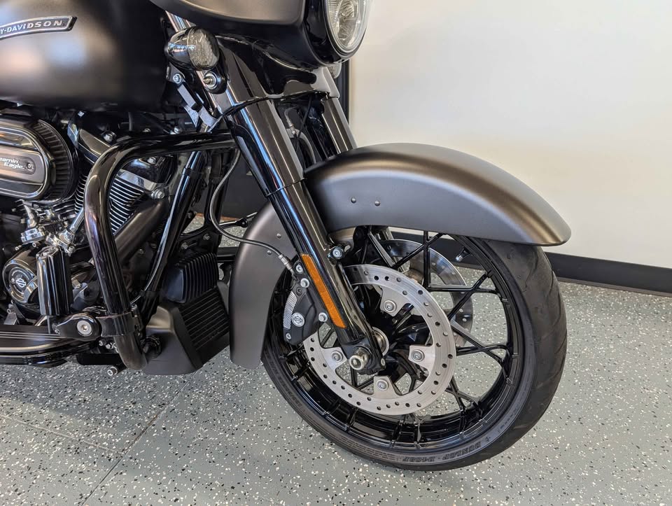 2020 Harley-Davidson Street Glide $17,900 - Image 4
